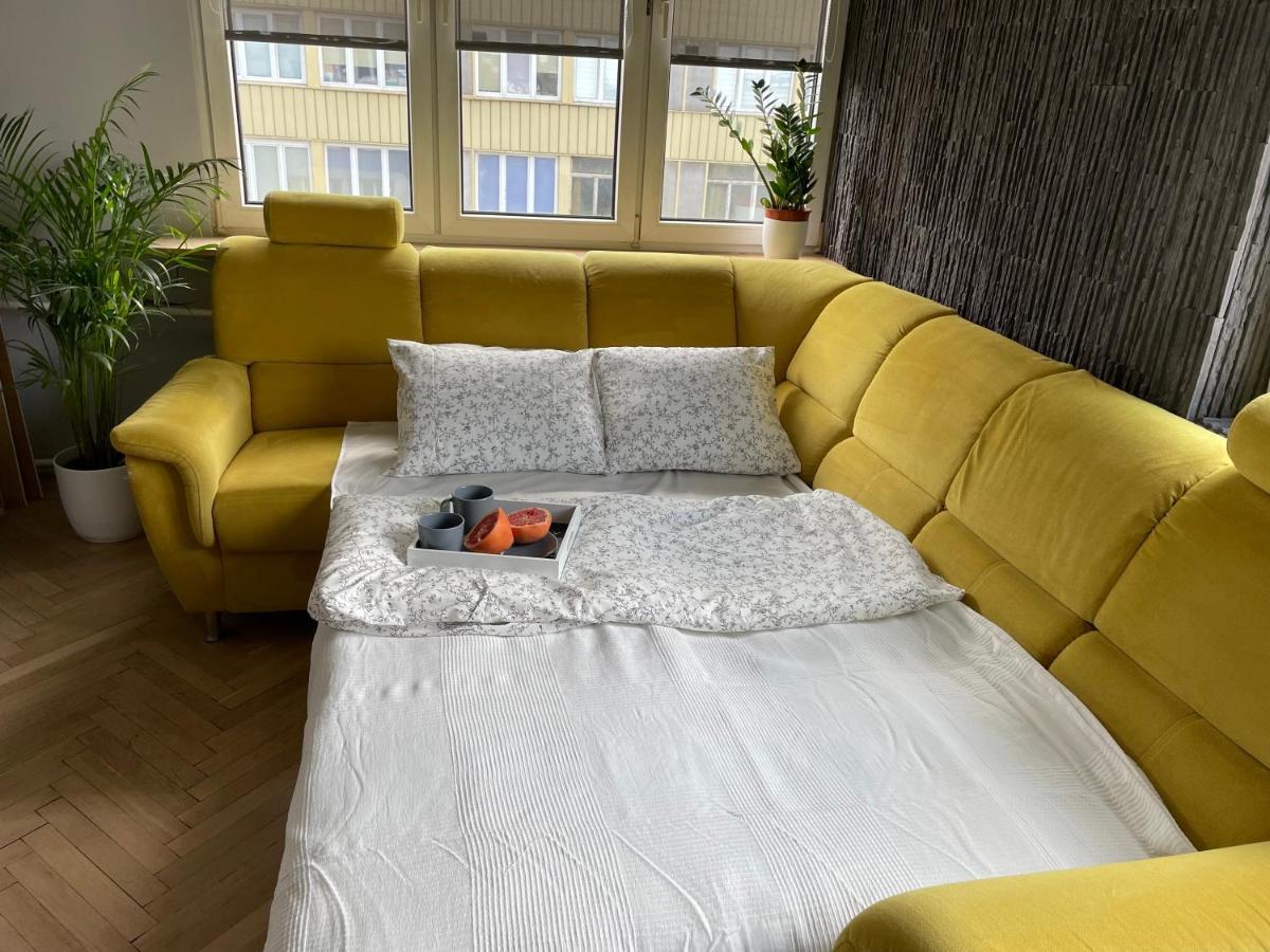 Grey Gucci Apartment City Center Warsaw Exterior photo