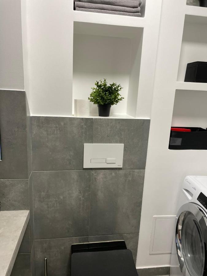 Grey Gucci Apartment City Center Warsaw Exterior photo